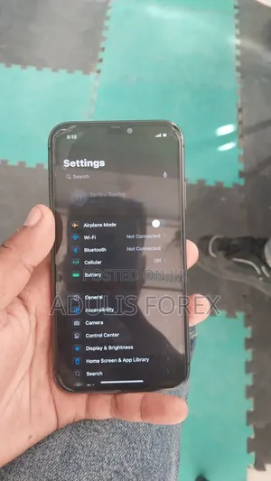 Photo - New Apple iPhone 11 64 GB Black