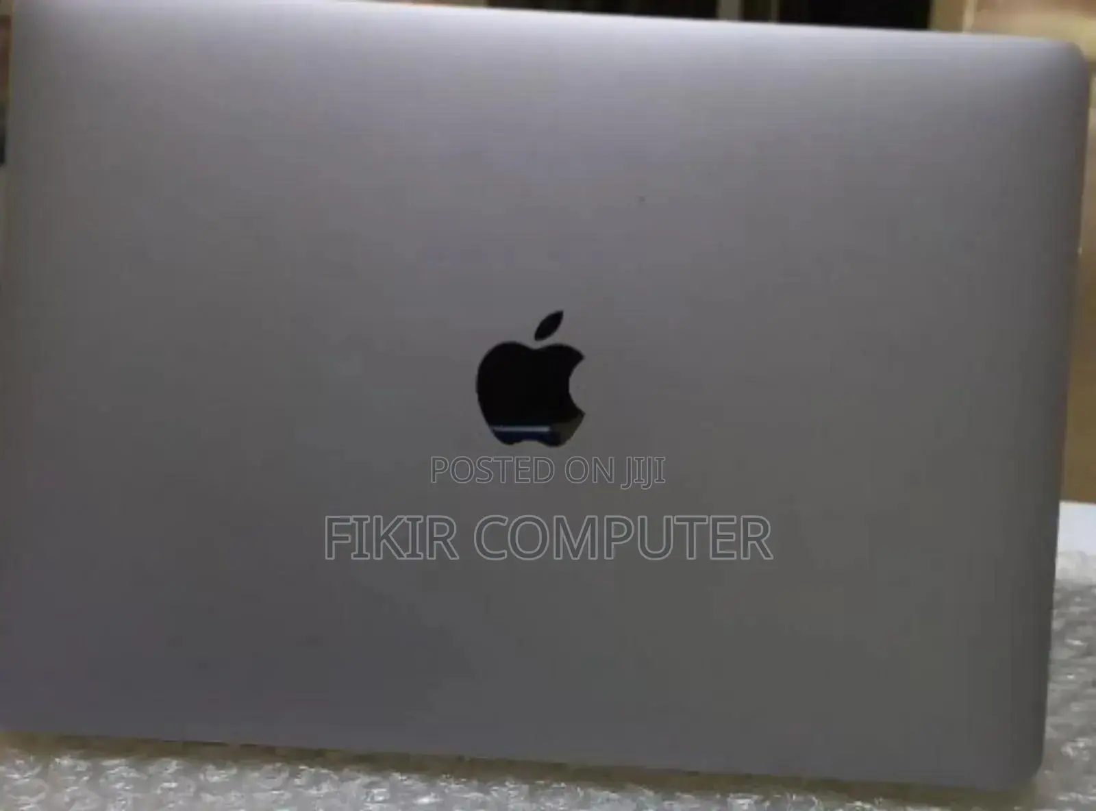 New Laptop Apple MacBook Pro 2020 M1 8GB Apple M1 Pro SSD 256GB