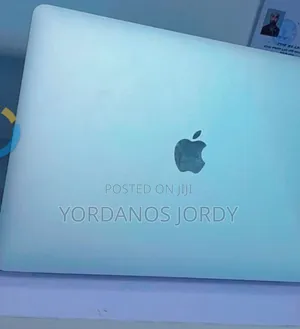 New Laptop Apple MacBook Pro 2022 M2 8GB Apple M2 SSD 256GB