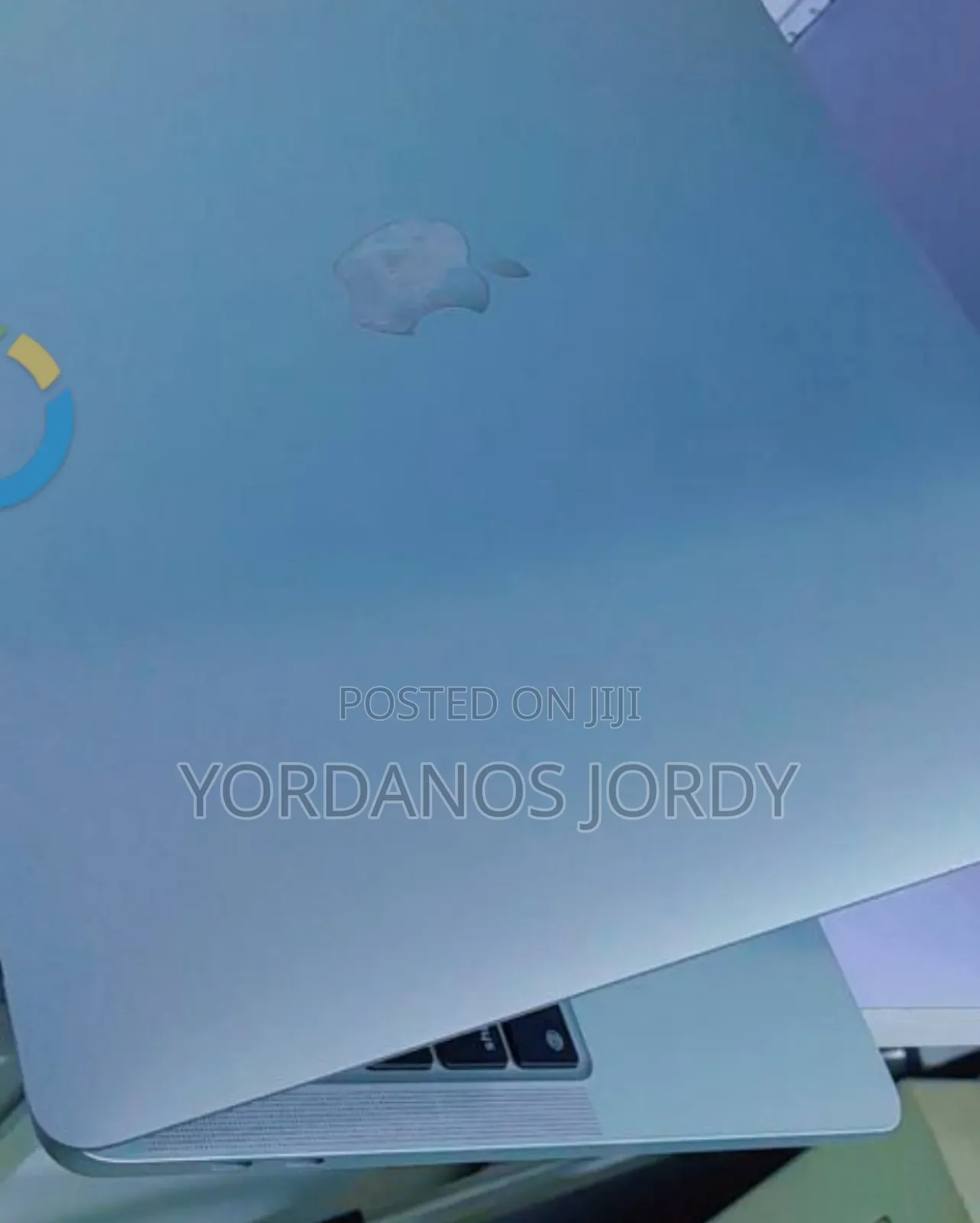 New Laptop Apple MacBook Pro 2022 M2 8GB Apple M2 SSD 256GB