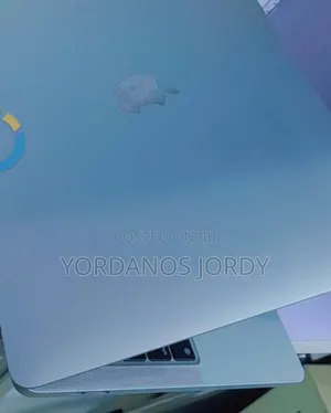 New Laptop Apple MacBook Pro 2022 M2 8GB Apple M2 SSD 256GB