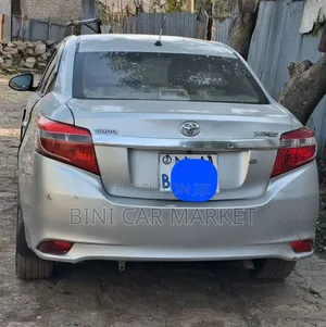 Toyota Yaris 2014 Silver