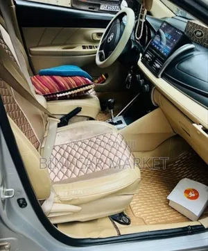 Toyota Yaris 2014 Silver