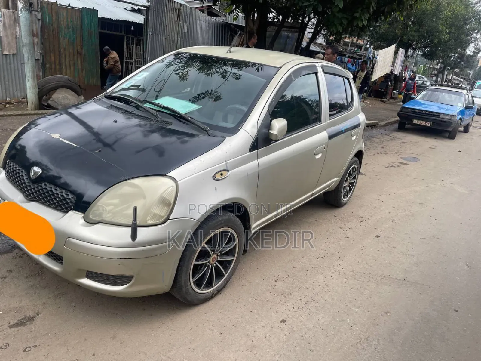 Toyota Vitz 2002 Silver