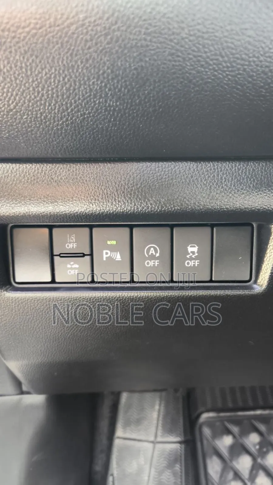 Suzuki Swift 2023 Silver