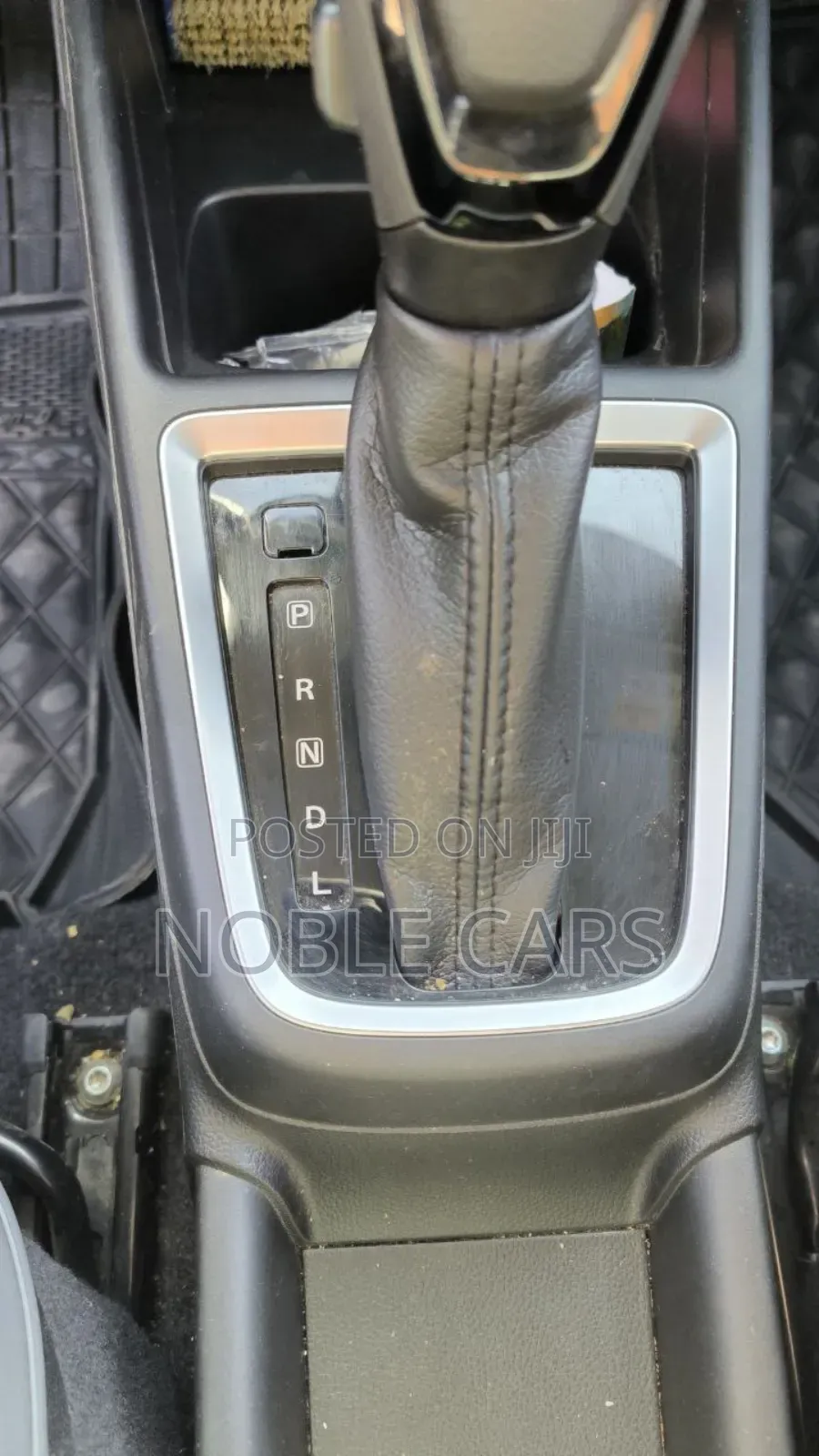 Suzuki Swift 2023 Silver