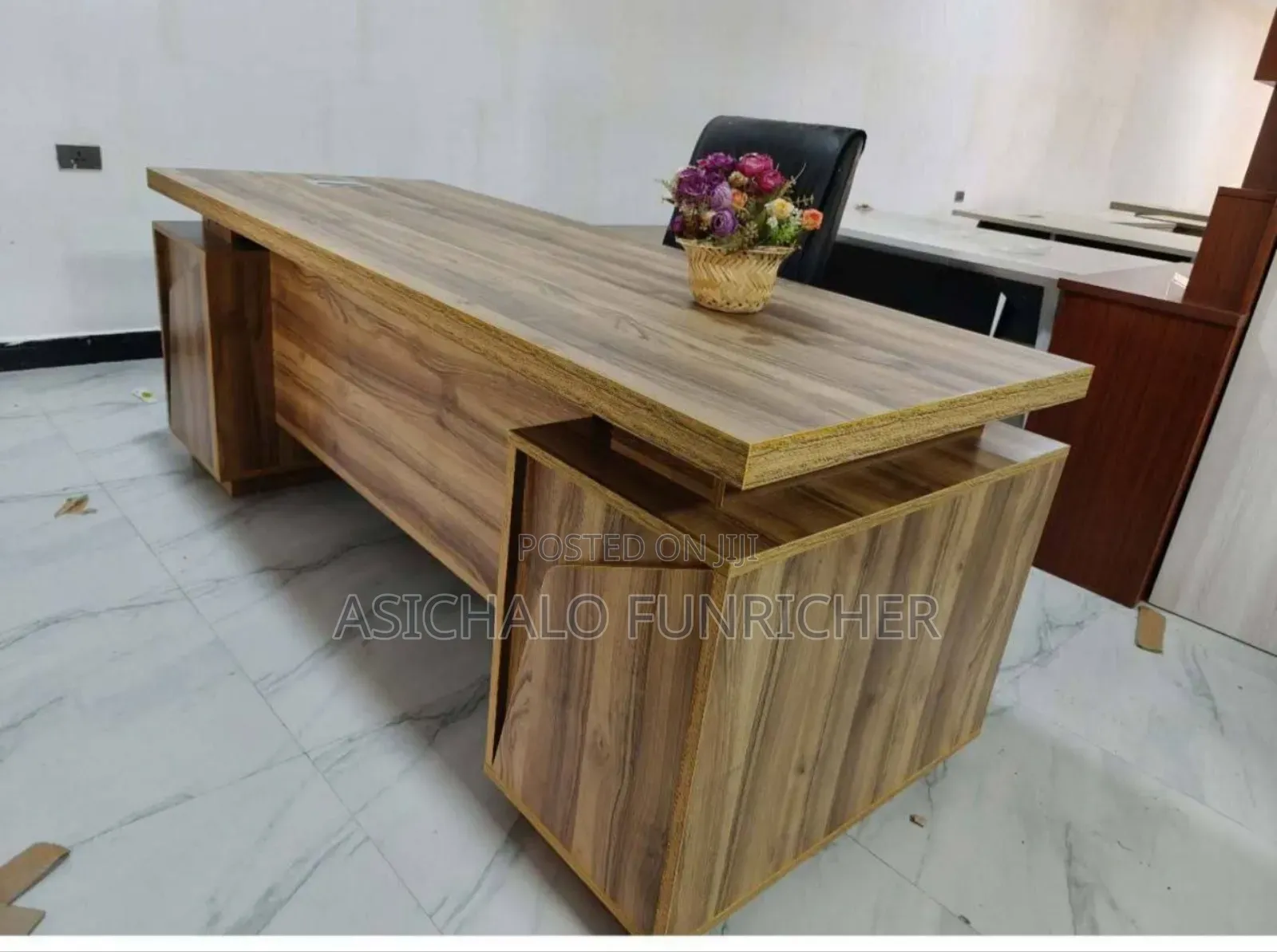 መነጄርል ጠርጴዛዎች