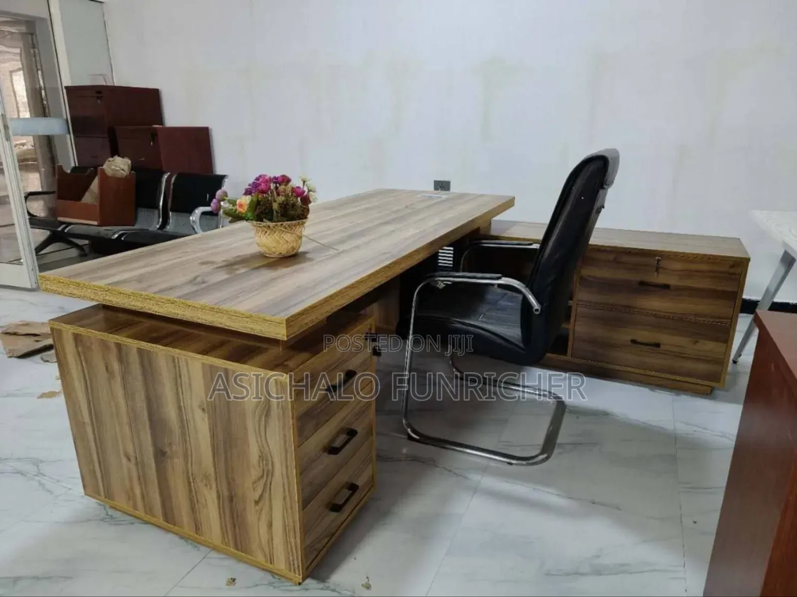 መነጄርል ጠርጴዛዎች