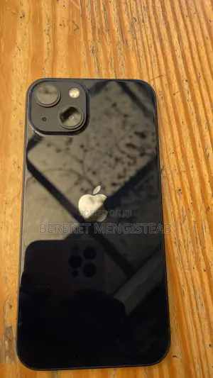 Photo - Apple iPhone 13 128 GB Black