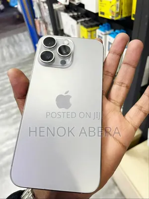 Photo - Apple iPhone 15 Pro Max 256 GB Bronze