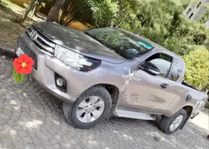 Toyota Hilux 2016 Beige