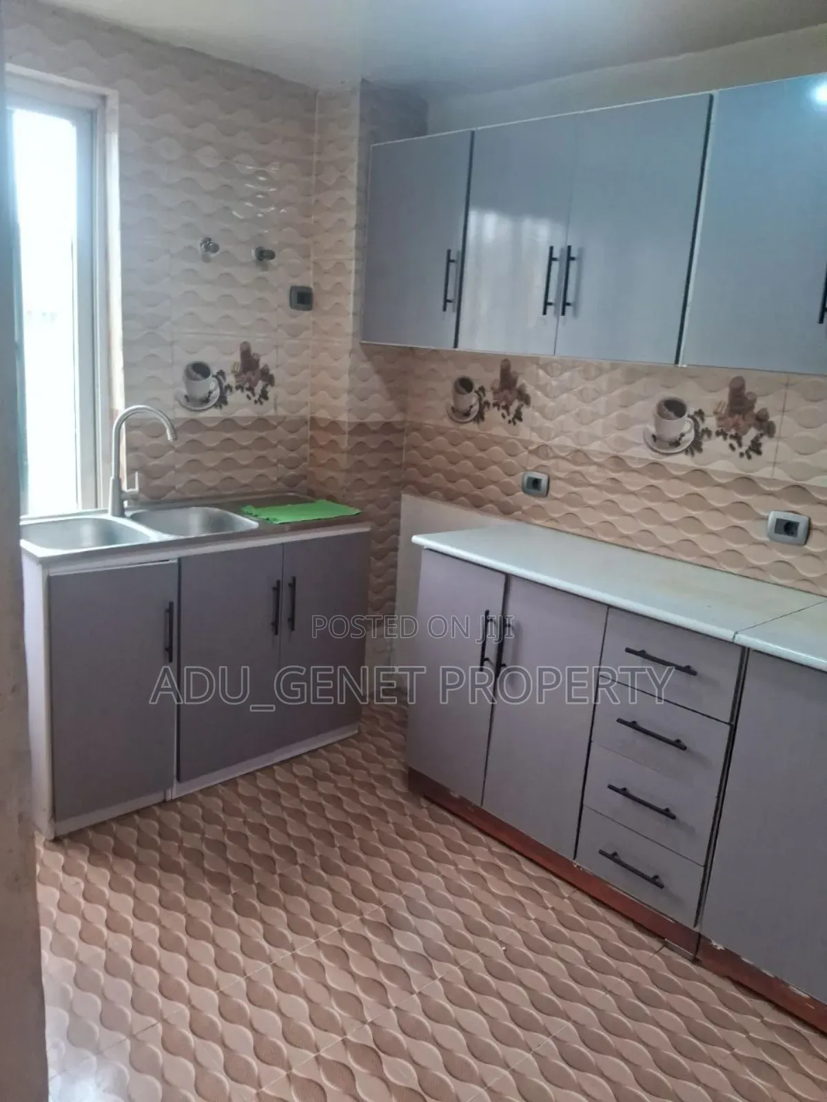 Furnished 3bdrm Condo in አባዶ, Yeka for sale