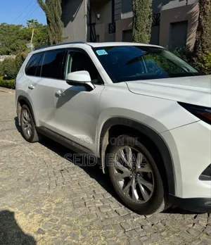 Toyota Grand Highlander Hybrid 2025 White