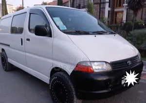 Photo - Toyota HiAce 2006 White