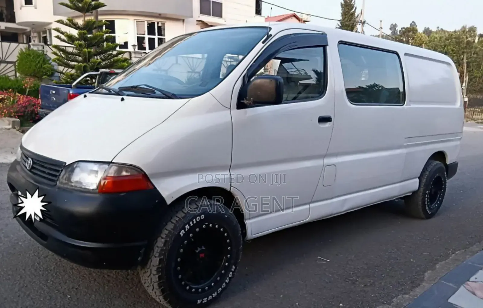 Toyota HiAce 2006 White