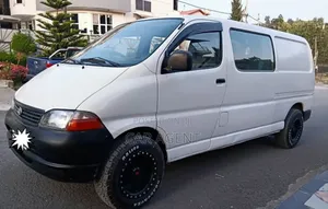 Toyota HiAce 2006 White