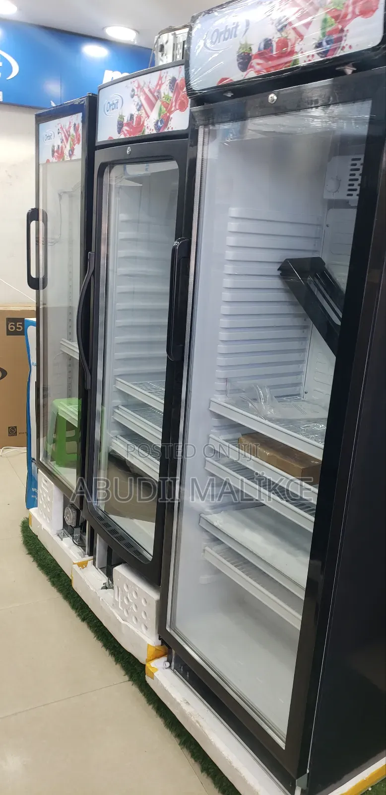 Orbit Display Refrigerator