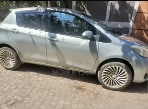 Toyota Yaris 2011 Silver