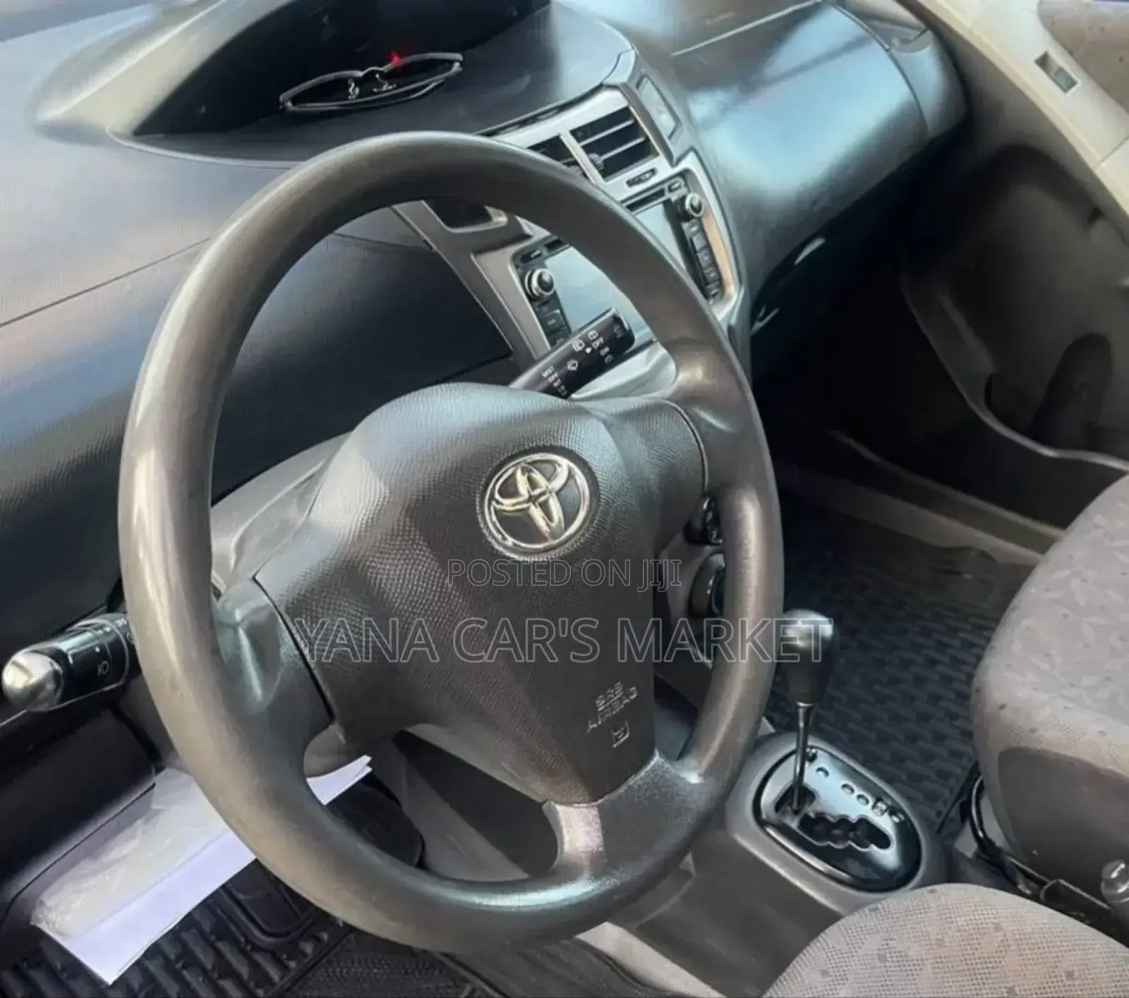 Toyota Yaris 2010 Gray
