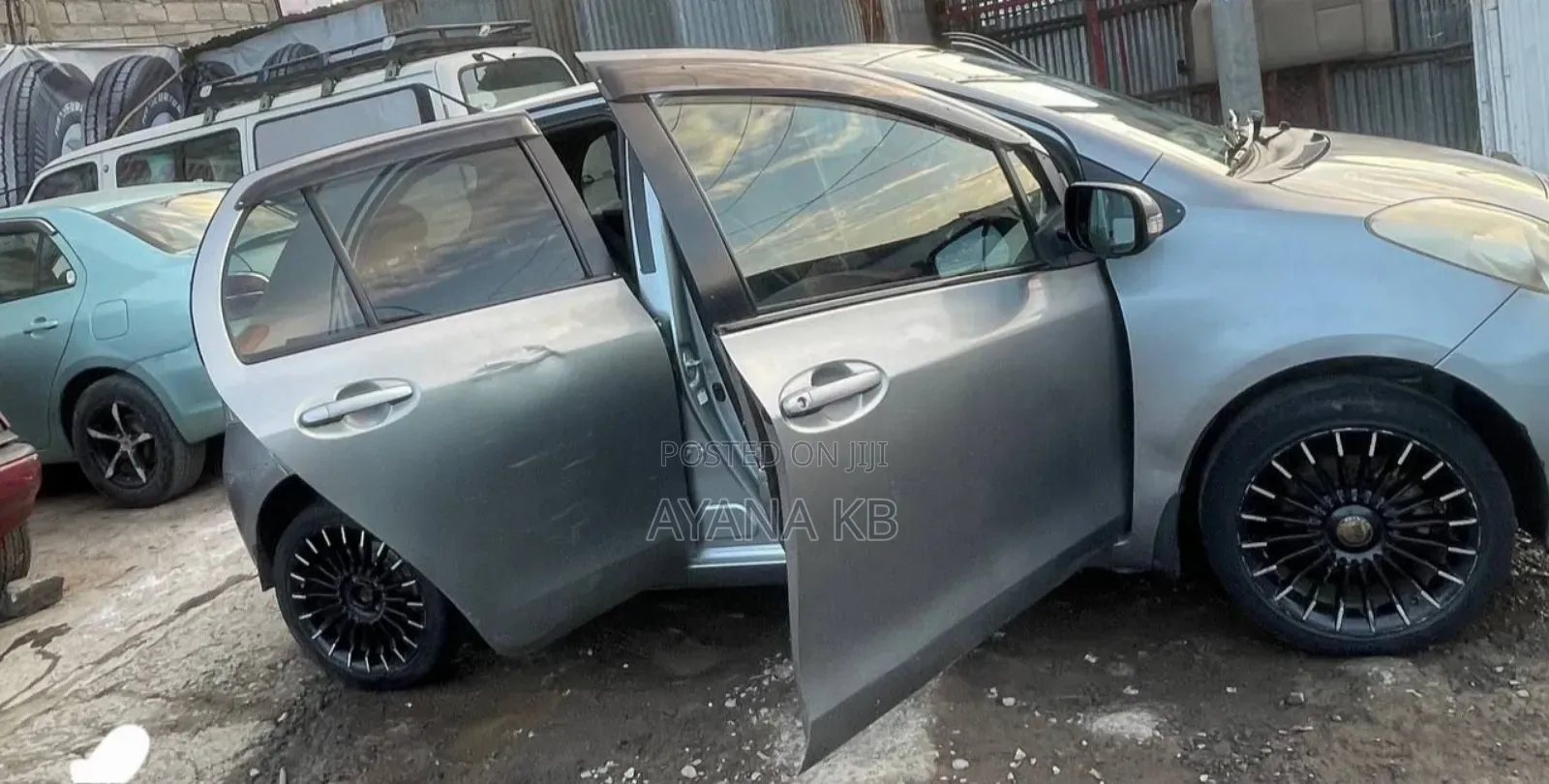 Toyota Yaris 2010 Gray