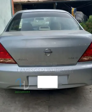 Nissan Sunny 2011 Silver