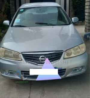 Photo - Nissan Sunny 2011 Silver