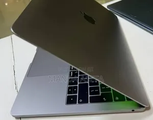 New Laptop Apple MacBook Pro 2019 8GB Intel Core I5 SSD 128GB