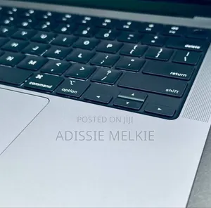 New Apple MacBook Pro 2023 M3 14-inch 18GB Apple M3 Pro SSD 512GB