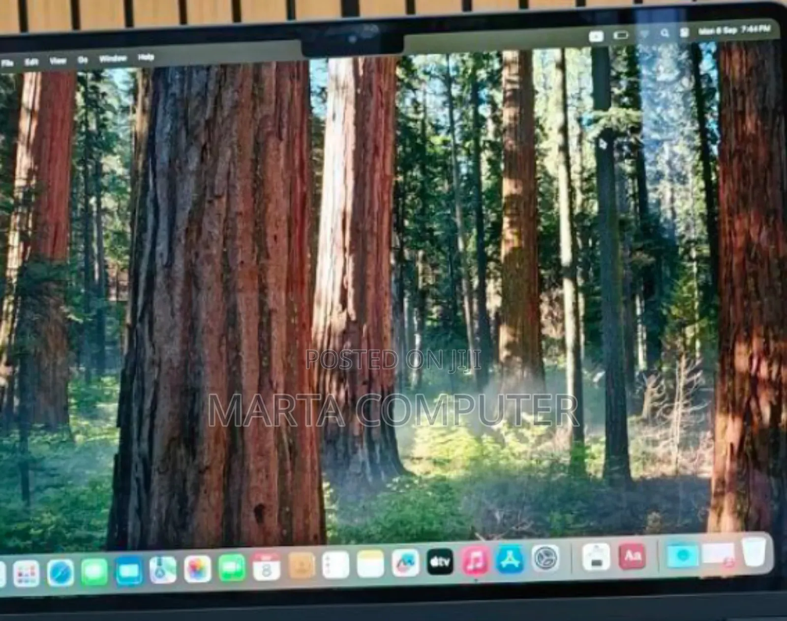 New Laptop Apple MacBook Air 2022 M2 8GB Apple M3 SSD 256GB