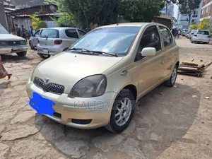 Toyota Vitz 2002 Gold