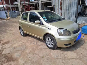 Toyota Vitz 2002 Gold
