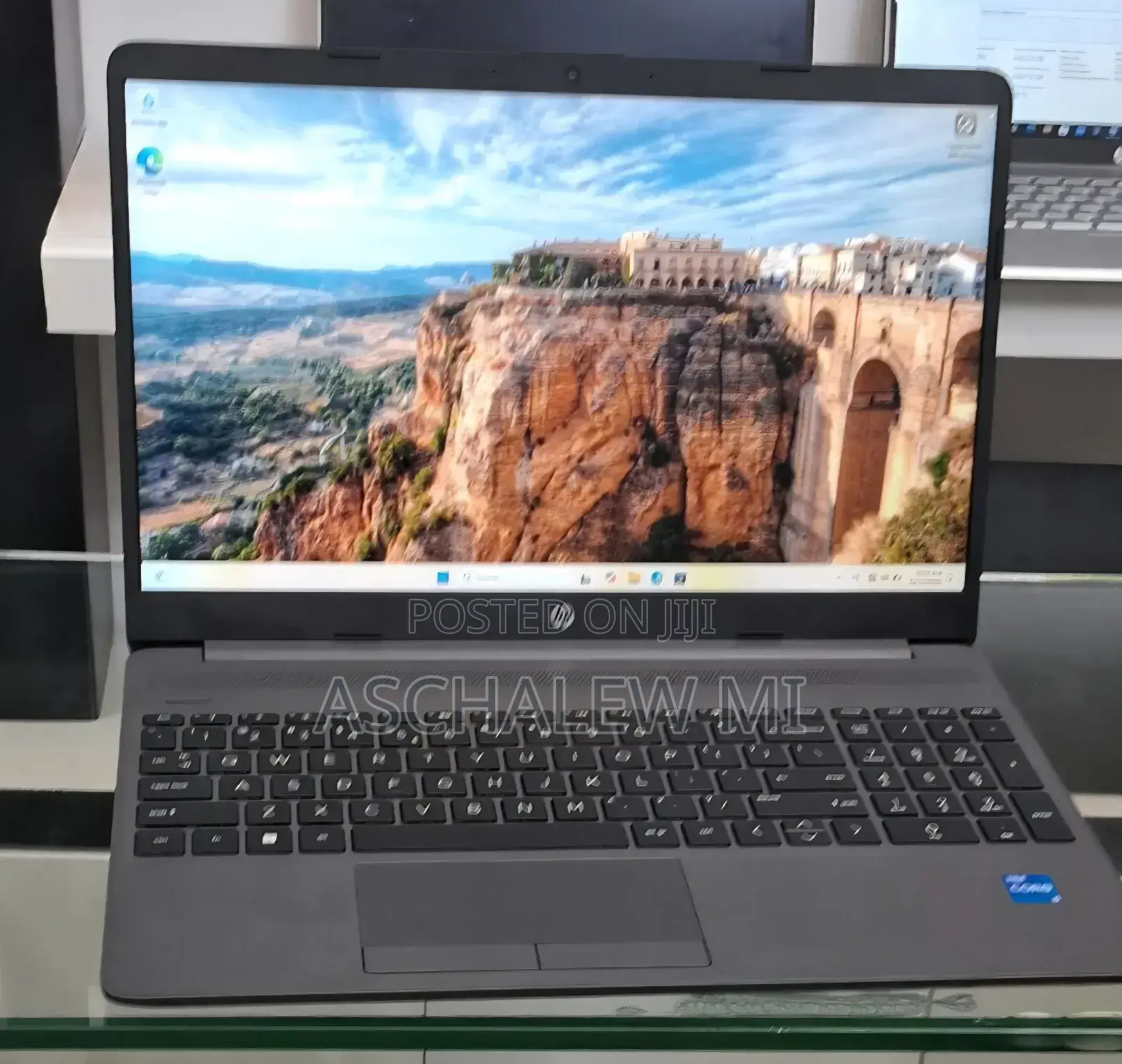 New Laptop HP Stream Notebook 8GB Intel Core I5 SSD 1T