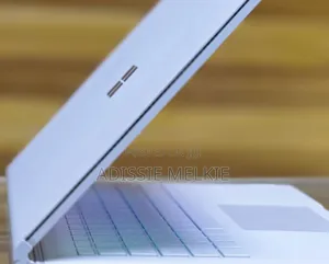 Photo - New Laptop Microsoft Surface Book 2 8GB Intel Core I5 SSD 256GB