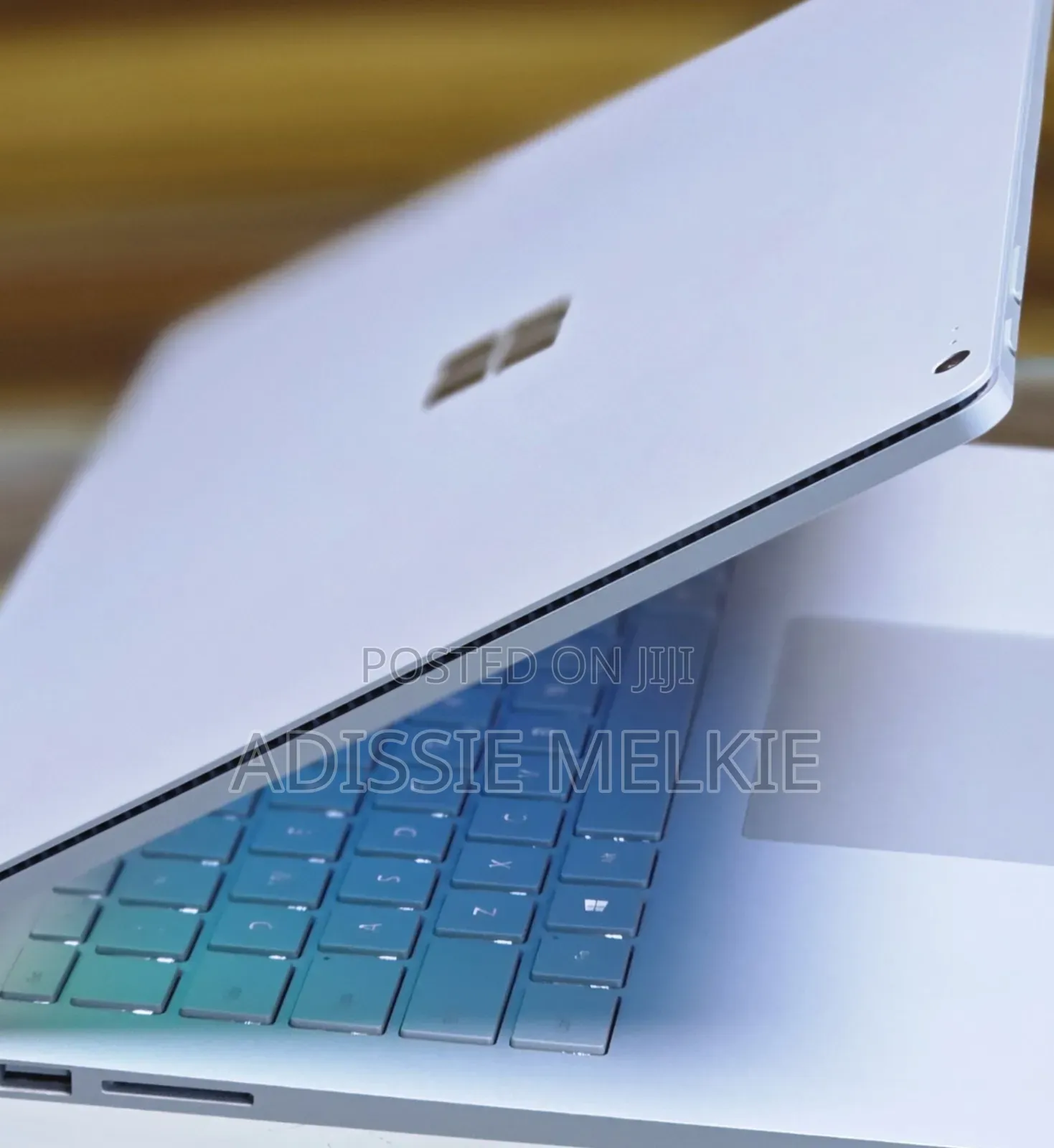 New Laptop Microsoft Surface Book 2 8GB Intel Core I5 SSD 256GB