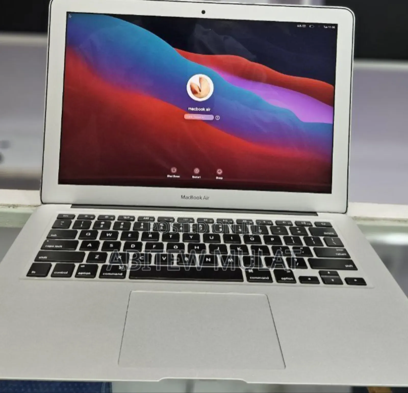 New Laptop Apple MacBook Air 2017 8GB Intel Core I5 SSD 256GB