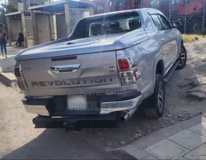 Toyota Hilux 2018 Gold