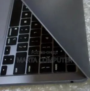 New Laptop Apple MacBook Pro M1 8GB Apple M1 SSD 256GB