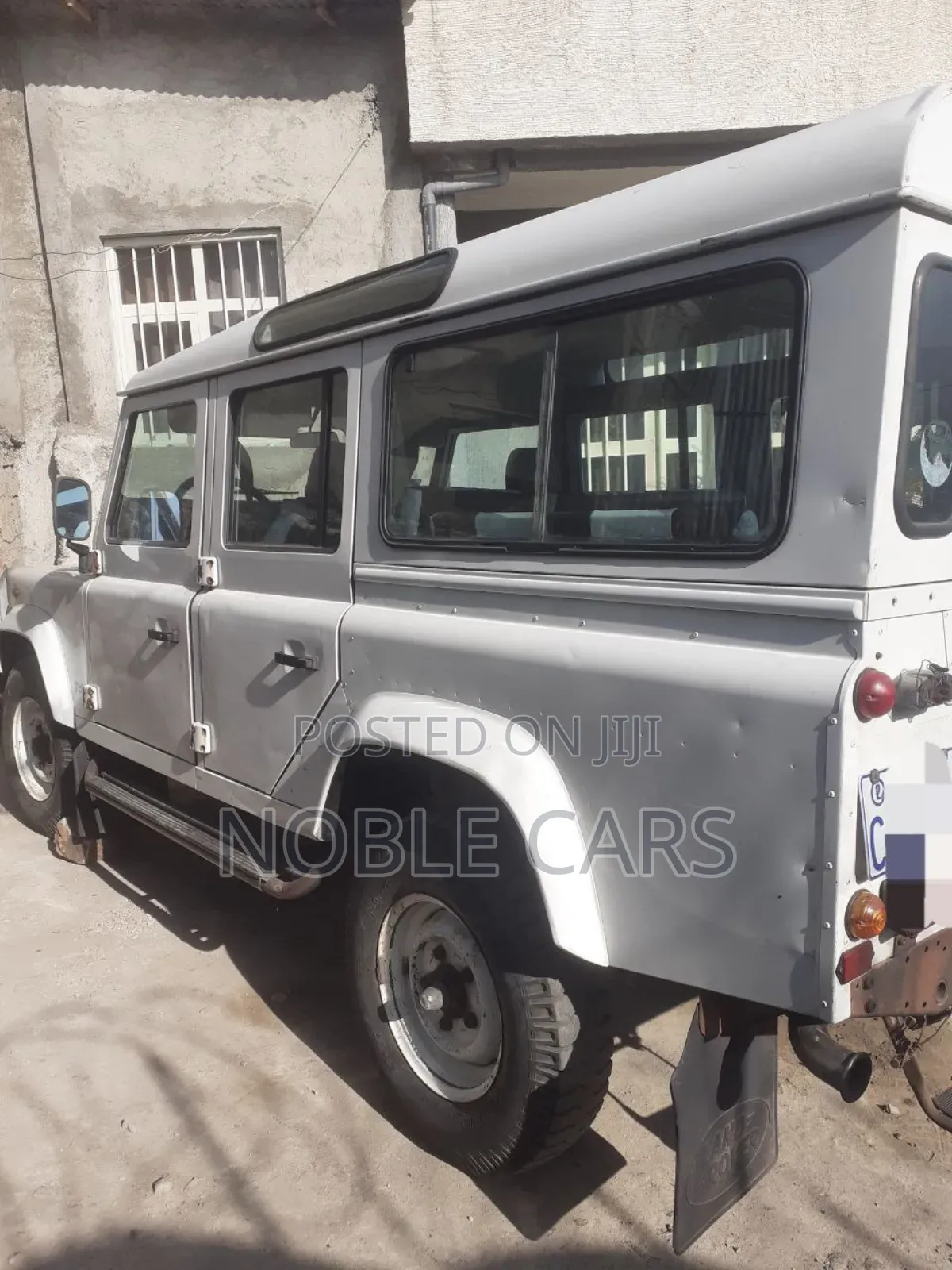 Land Rover Defender 2002 White
