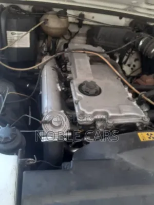 Land Rover Defender 2002 White