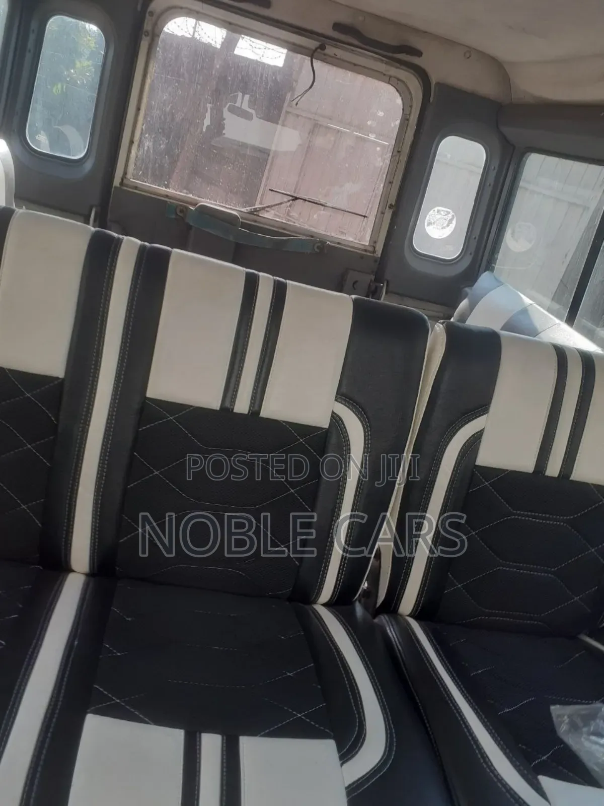 Land Rover Defender 2002 White