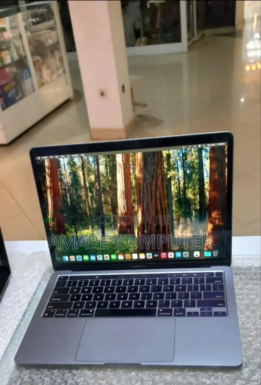 New Laptop Apple MacBook Pro M1 8GB Apple M1 Pro SSD 256GB
