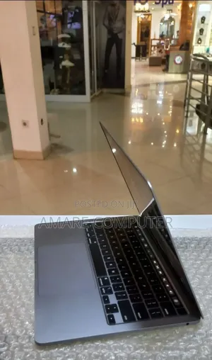 New Laptop Apple MacBook Pro M1 8GB Apple M1 Pro SSD 256GB