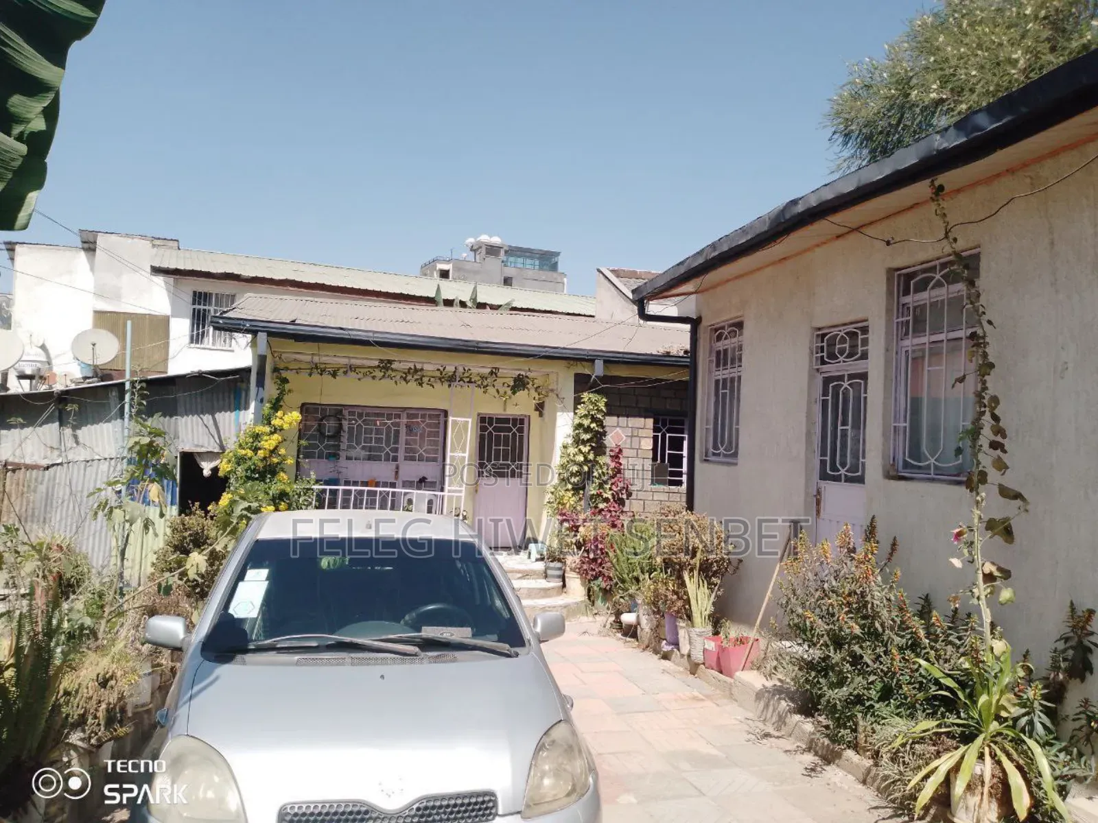 የሚሸጥ ሰርቪስ ያለዉ ቦታ