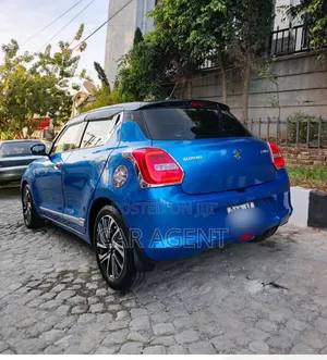 Suzuki Swift 2023 Blue
