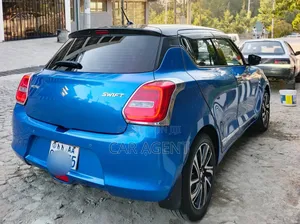 Suzuki Swift 2023 Blue