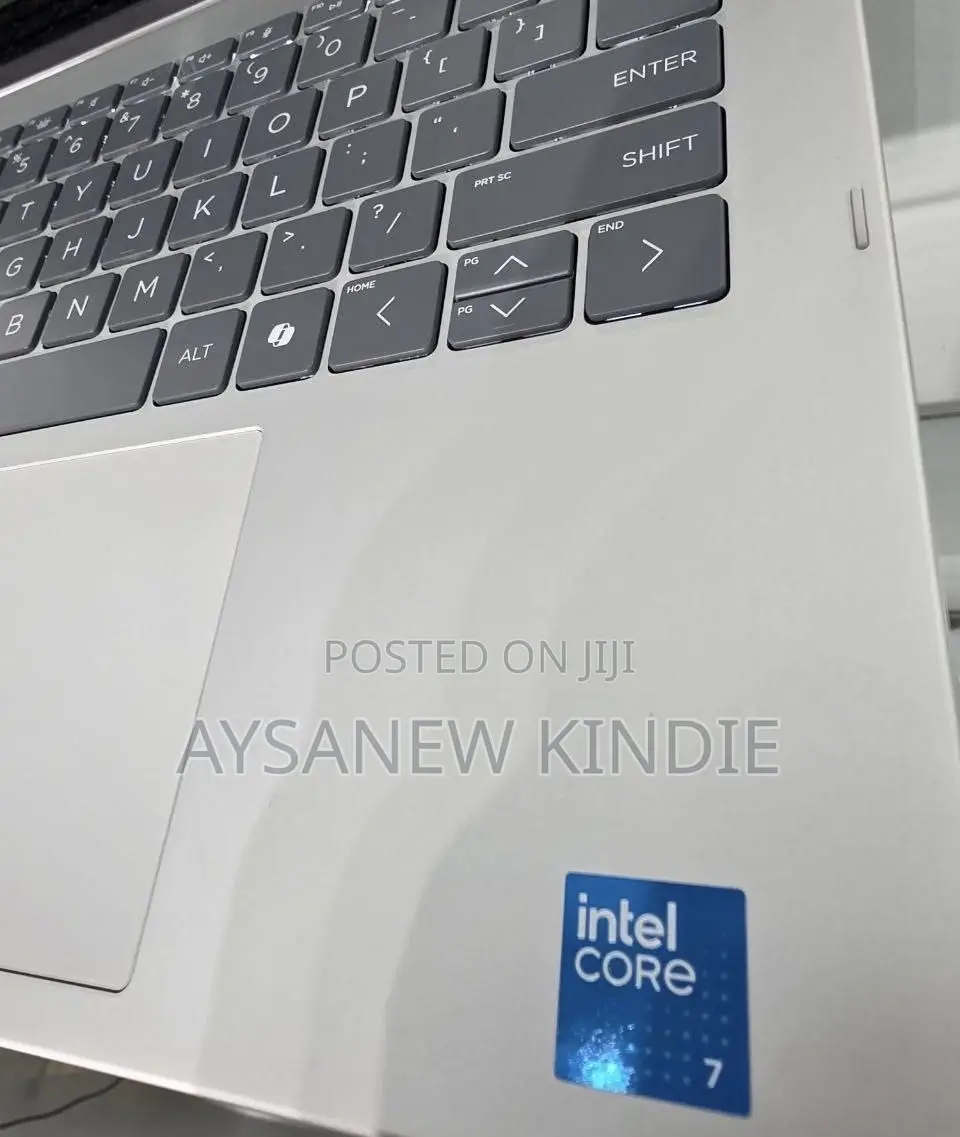 New Laptop HP OmniBook 5 Flip 16GB Intel Core 7 SSD 1T