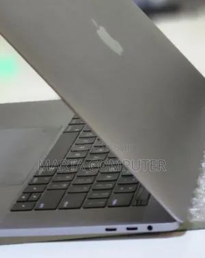 New Laptop Apple MacBook Pro 2017 16GB Intel Core I7 SSD 512GB