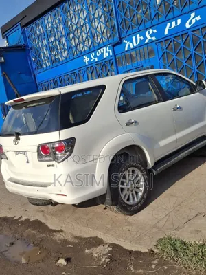 Toyota Fortuner 2.7 AWD 2013 White