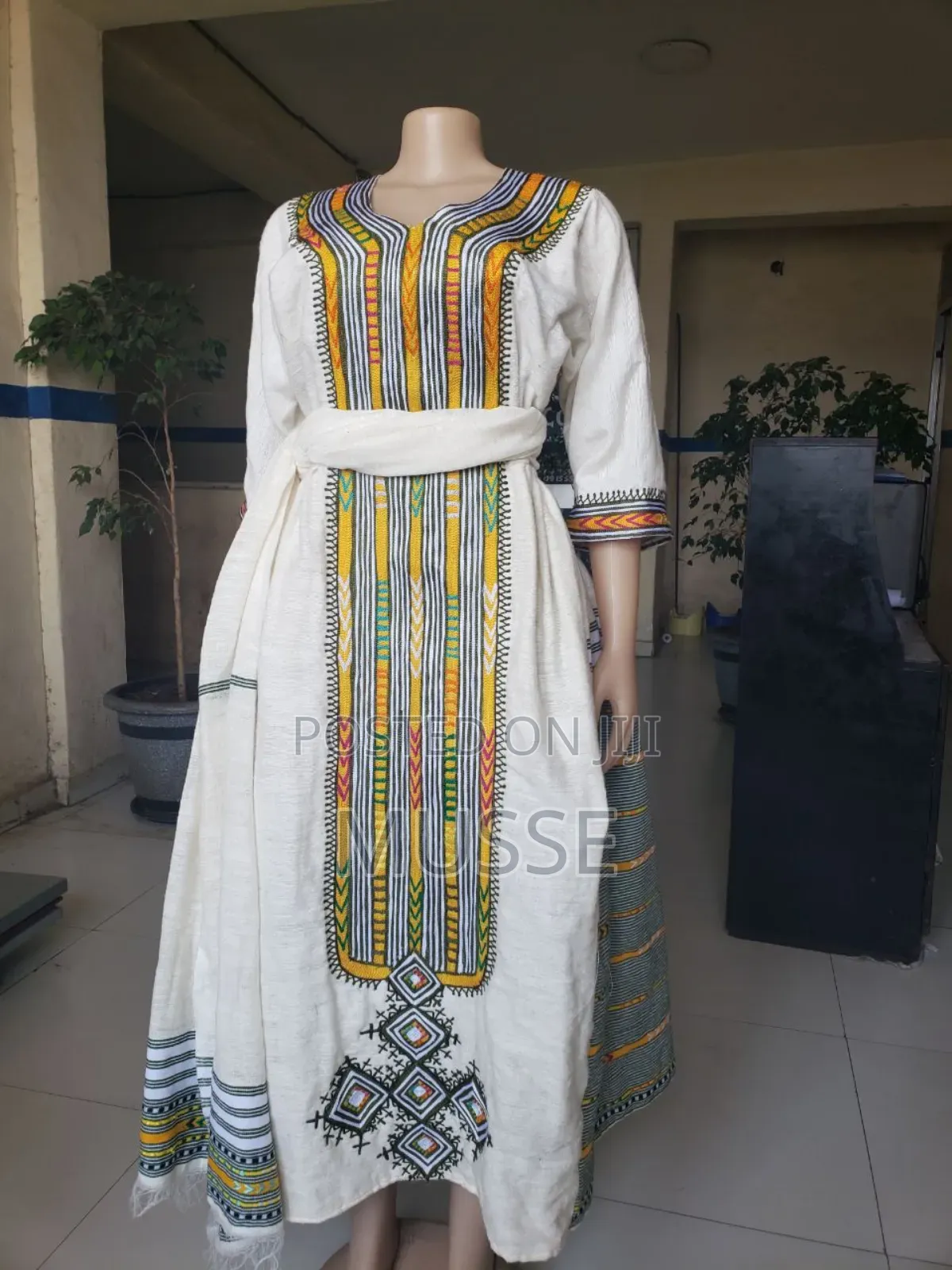 የ ተለያዩ የፈትል ቀሚሶች በትዛዝ