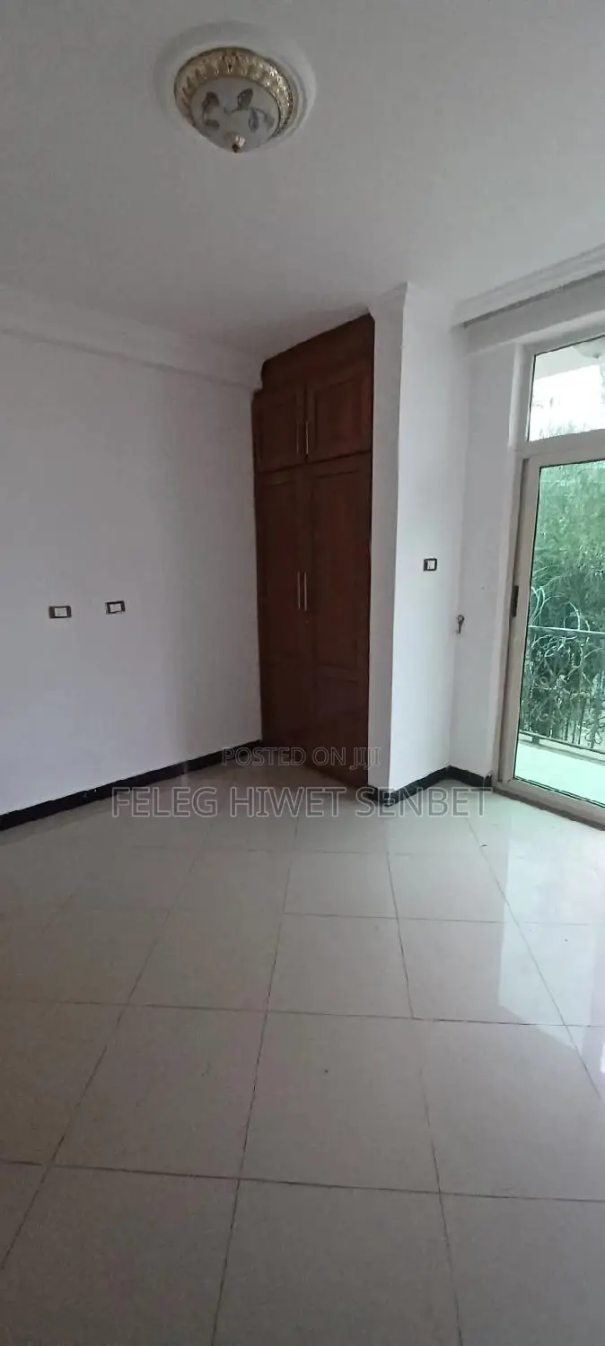 Furnished 8bdrm House in አአ, Bole for rent